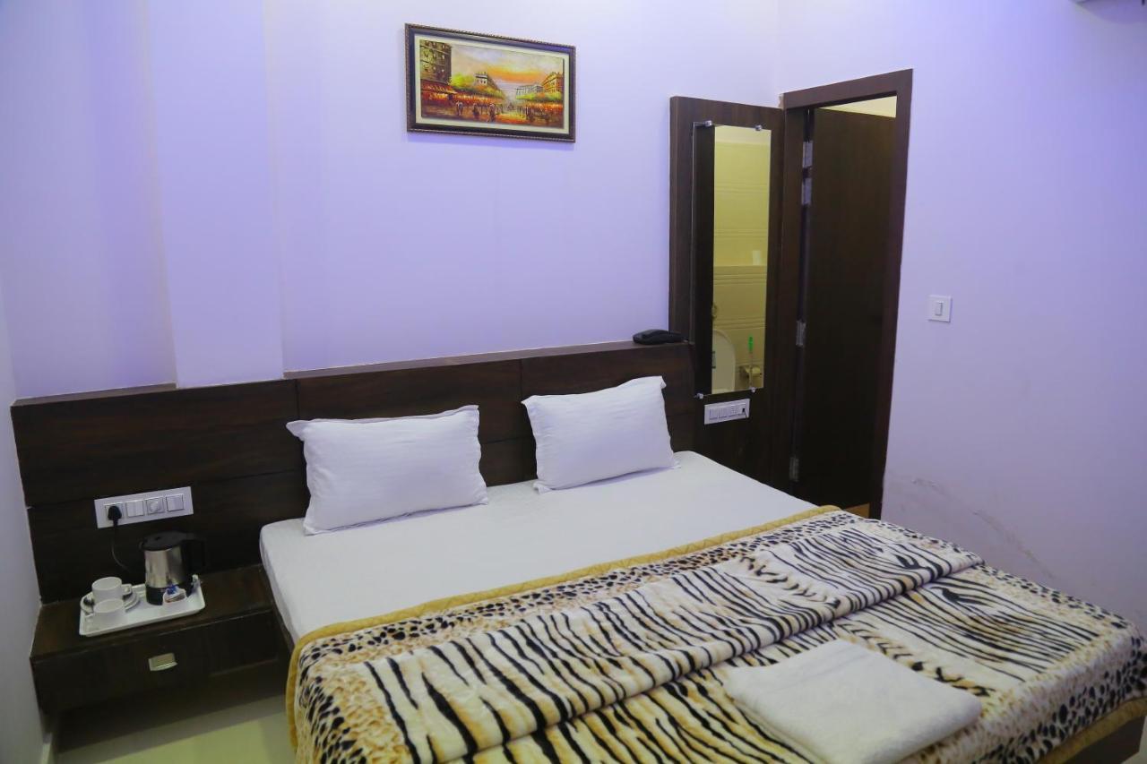 Hotel Golden Dreams Amritsar Buitenkant foto