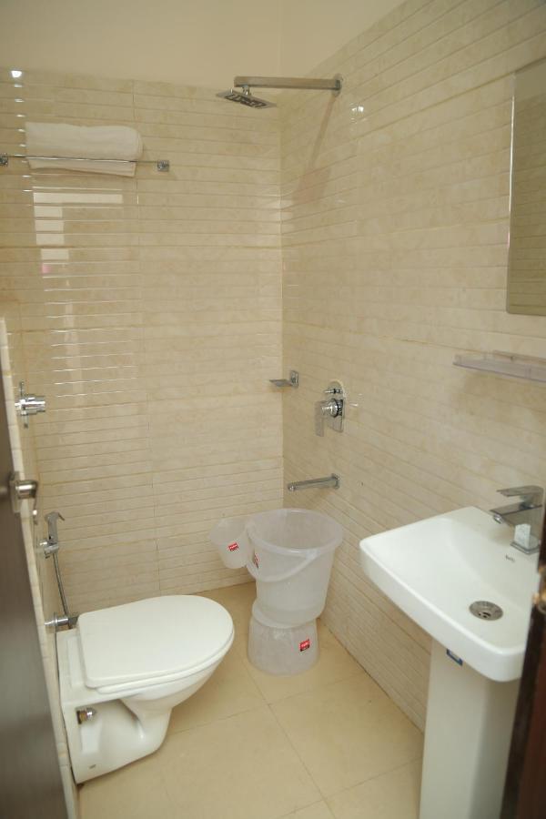 Hotel Golden Dreams Amritsar Buitenkant foto