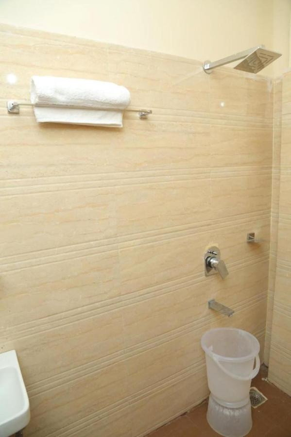 Hotel Golden Dreams Amritsar Buitenkant foto