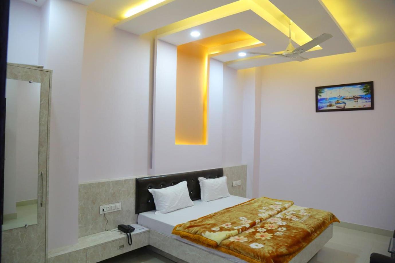 Hotel Golden Dreams Amritsar Buitenkant foto
