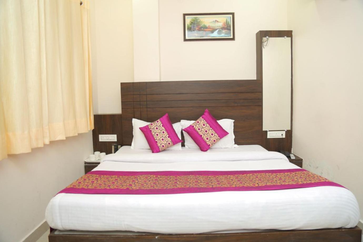 Hotel Golden Dreams Amritsar Buitenkant foto