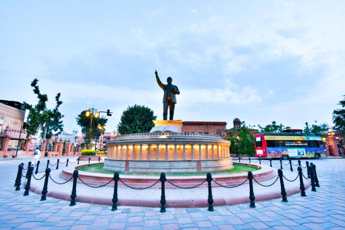 Hotel Golden Dreams Amritsar Buitenkant foto